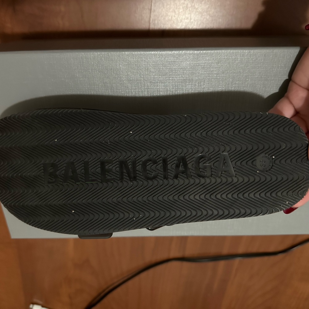 38 Balenciaga